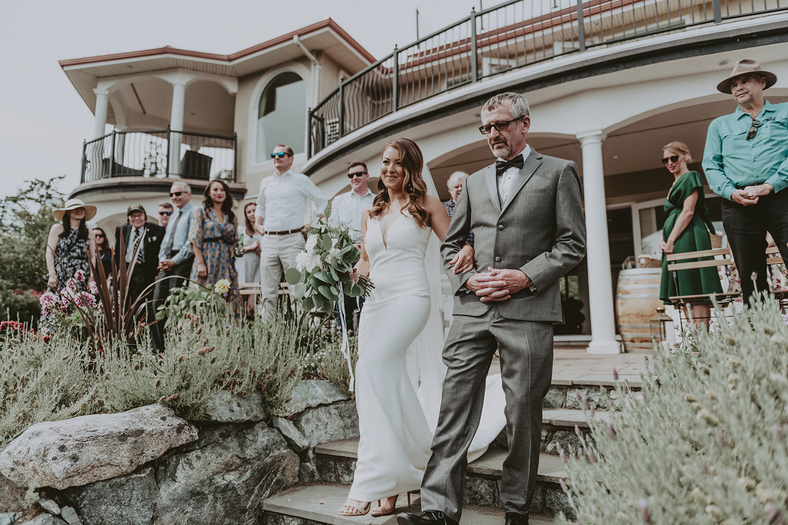 Vancouver Island wedding photography at Villa Eyrie Resort