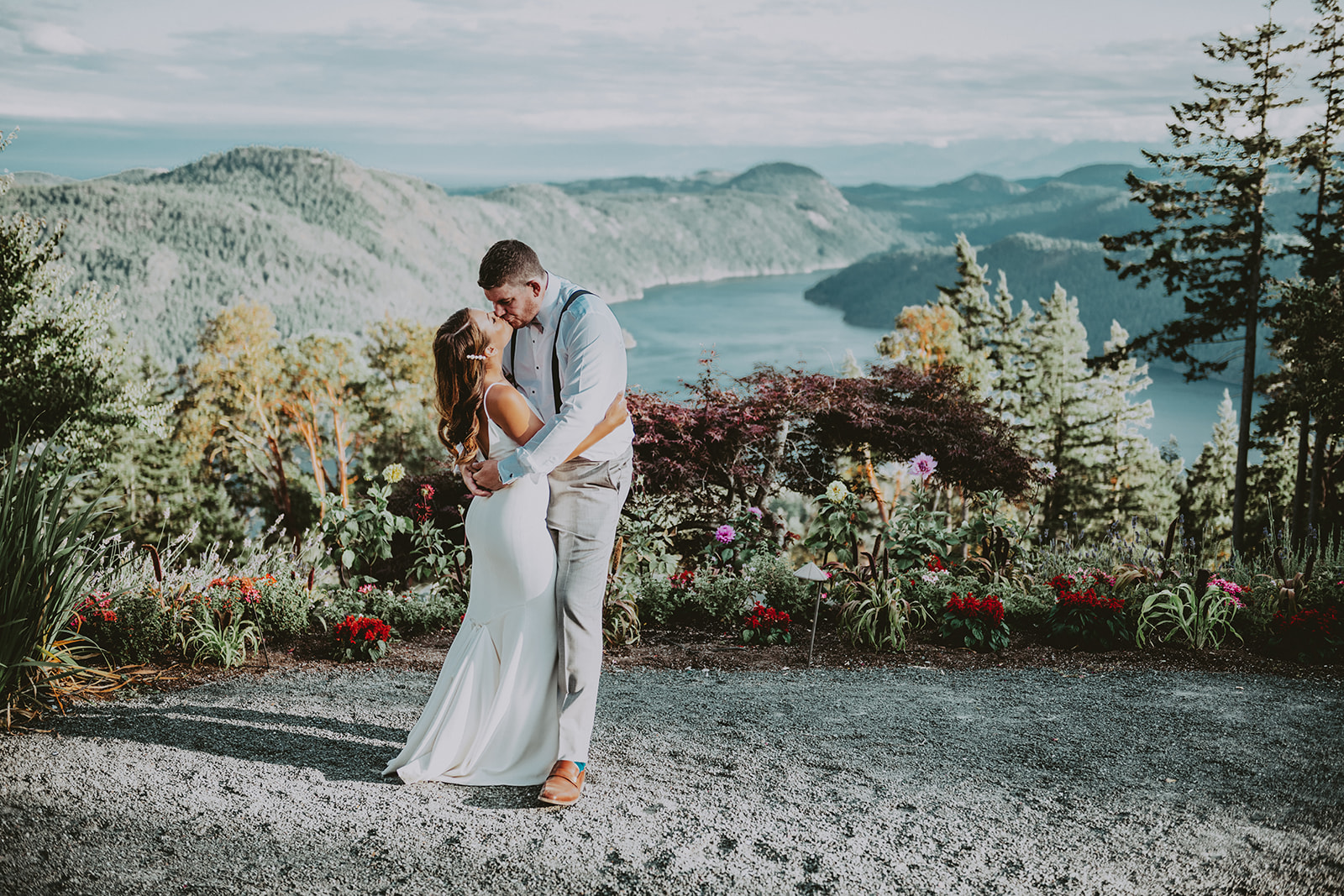 Vancouver Island Wedding at its best