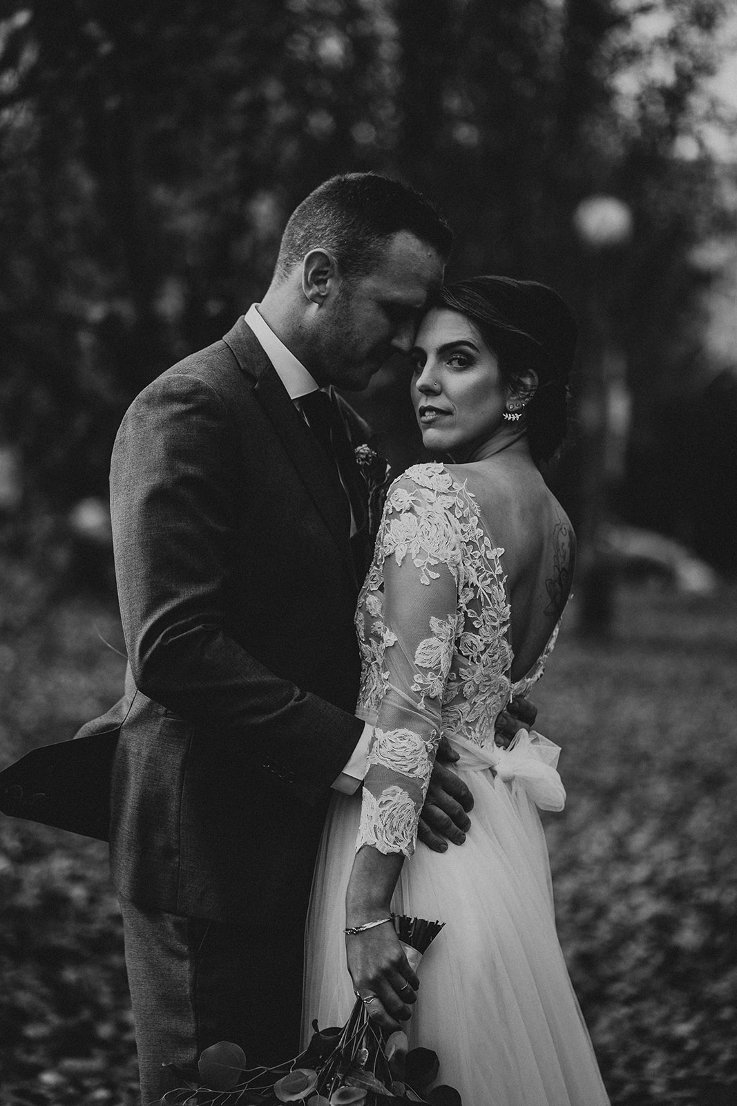 b&w bride and groom